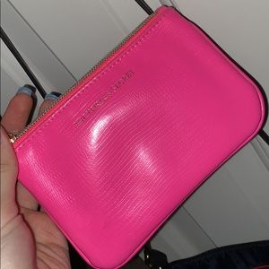 Victoria’s secret wallet